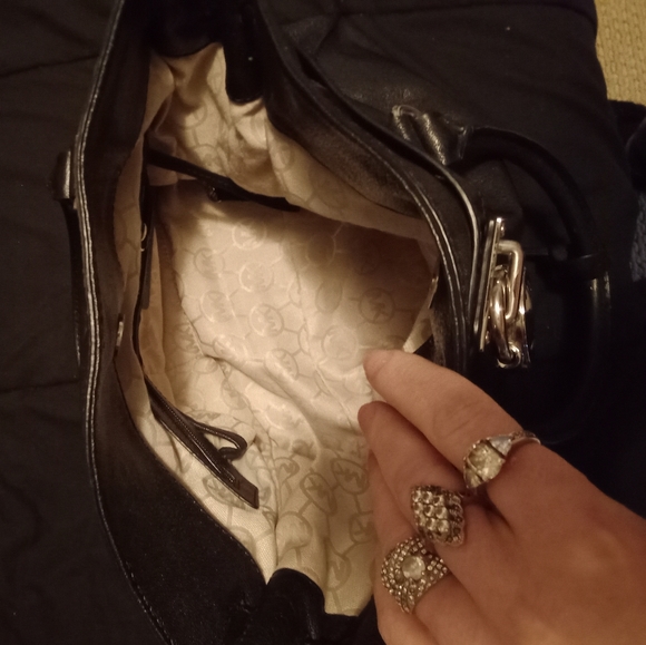 🌟🦋Gorgeous Large Michael Kors Purse🦋🌟 - Picture 7 of 12